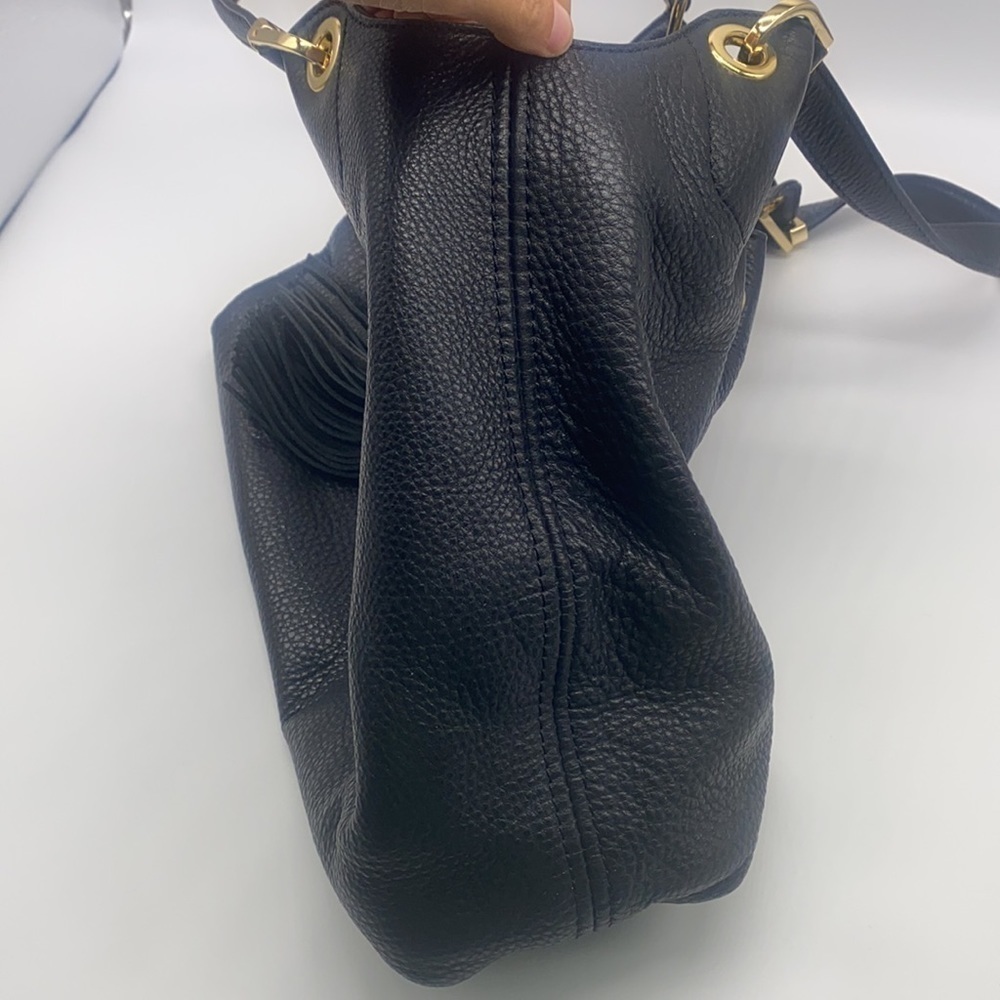 Michael Kors - Camden Black Pebbled Leather Shoulder Handbag With Snap Closure - Picture 4 of 16